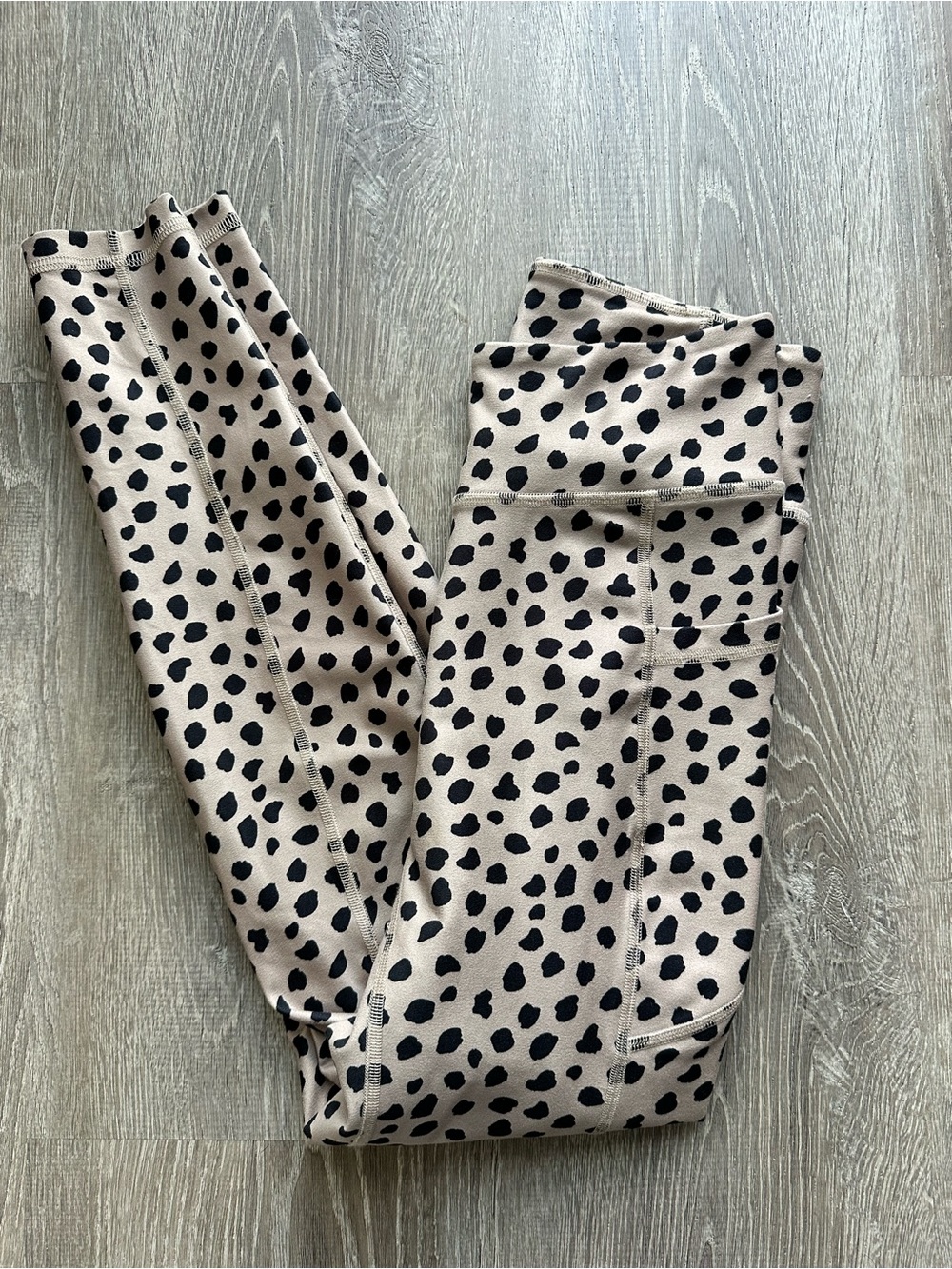 Gilly Hicks leggings small